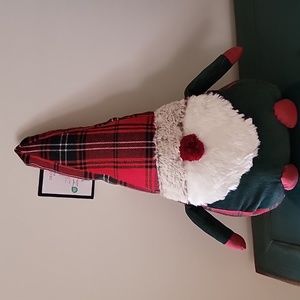 NEW/GNOME DECORATIVE PILLOW, 11" x 16",